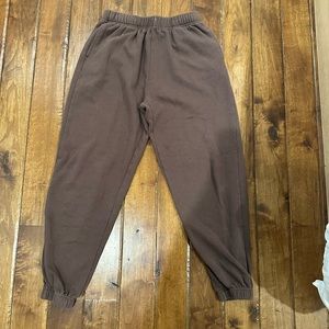 Brown sweats so cute and baggy